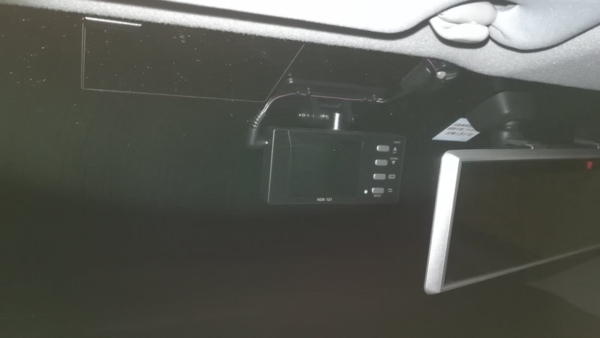 IQ1300のコムテックのドライブレコーダー