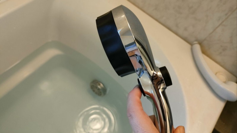 ミストップ・リッチシャワーのシャワーヘッドの止水ボタン