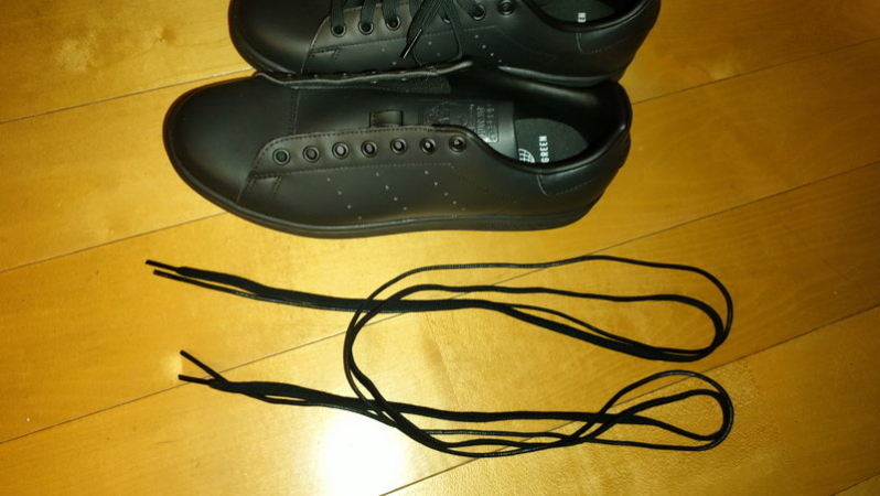 スタンスミスの靴紐を蝋引きに交換する
